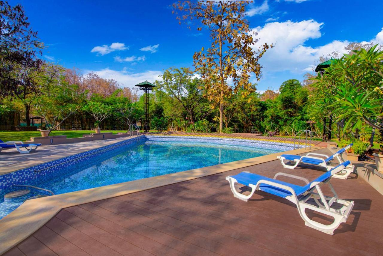 Hotel Club Mahindra Netrang Esterno foto
