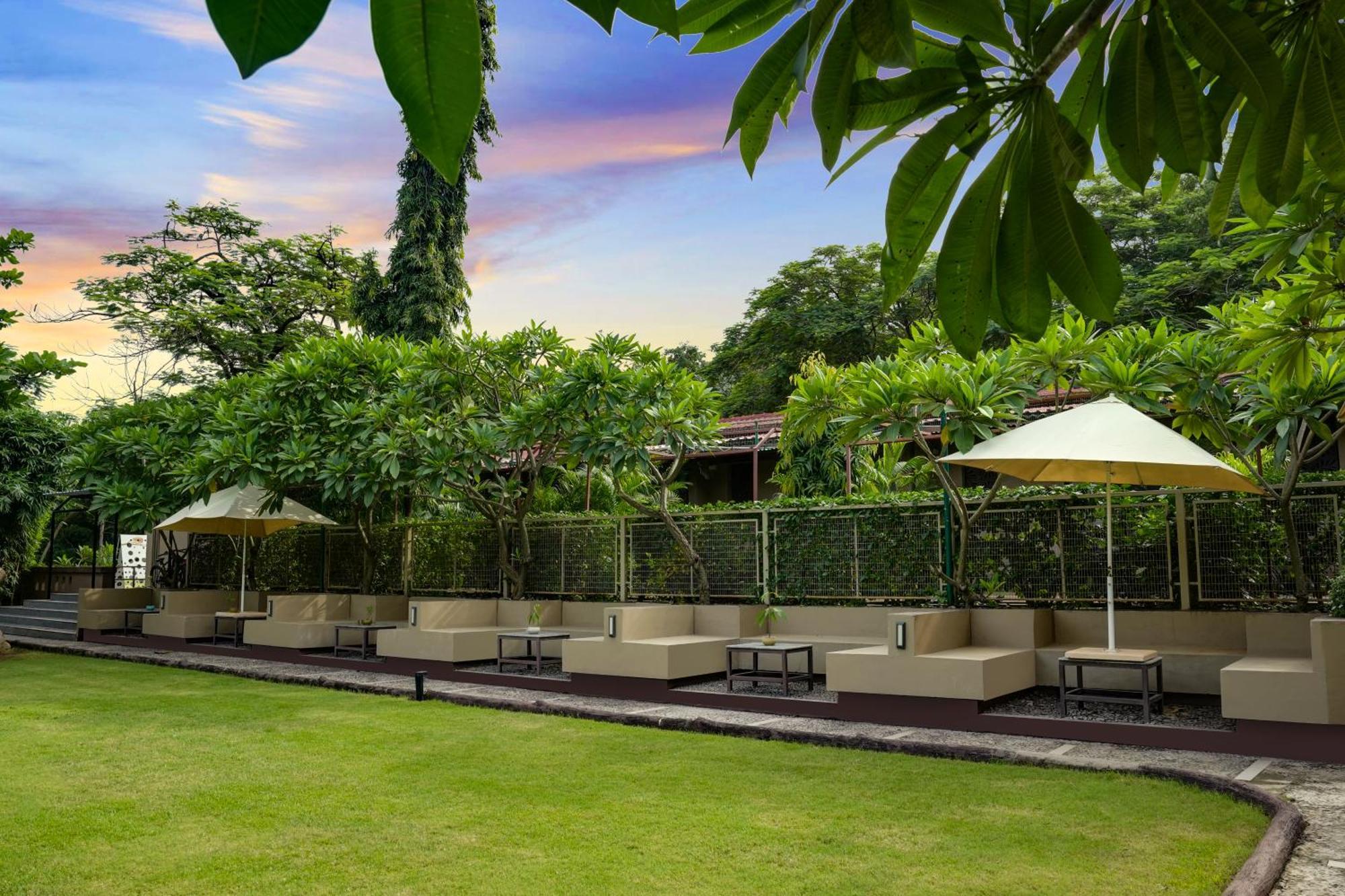 Hotel Club Mahindra Netrang Esterno foto